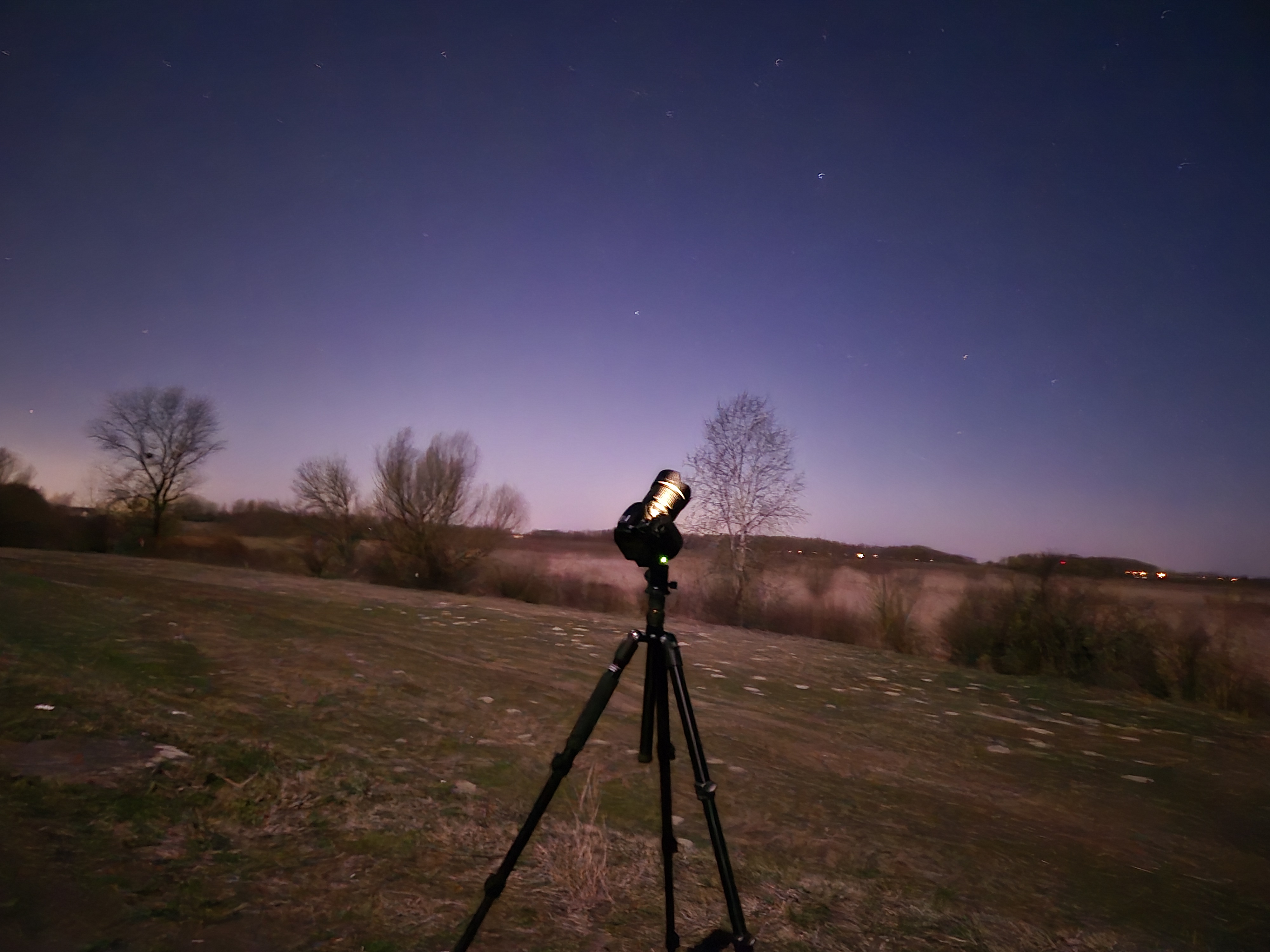 Untracked Nikon D3400 astrophotography setup on tripod